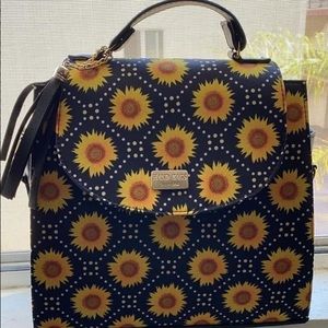 Bolsa de  se convierte en mochila artesanal